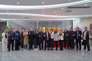 热烈欢迎新疆喀什人社局一行领导莅临乐鱼（中国）一站式服务平台集团指导